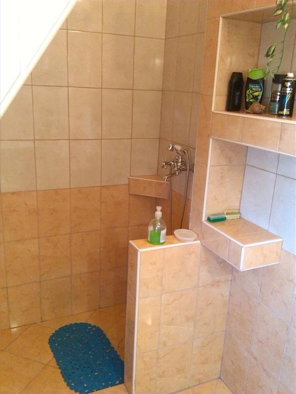 Alpesi Vendeghaz Hotel Oroshaza Bagian luar foto