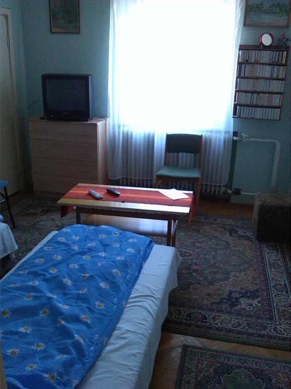 Alpesi Vendeghaz Hotel Oroshaza Ruang foto