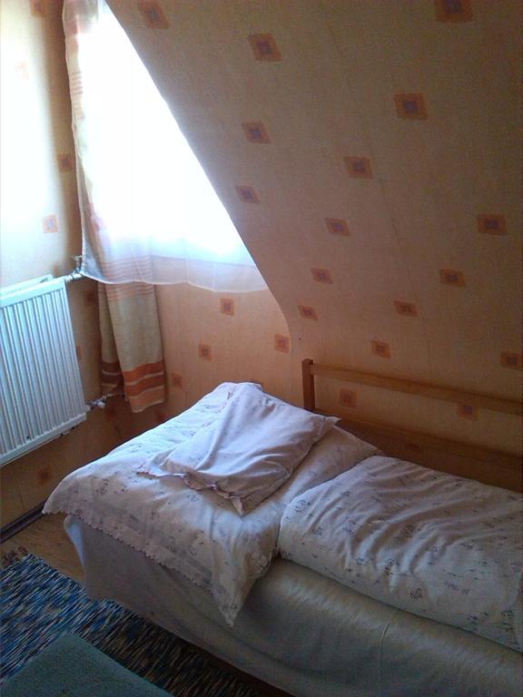 Alpesi Vendeghaz Hotel Oroshaza Ruang foto
